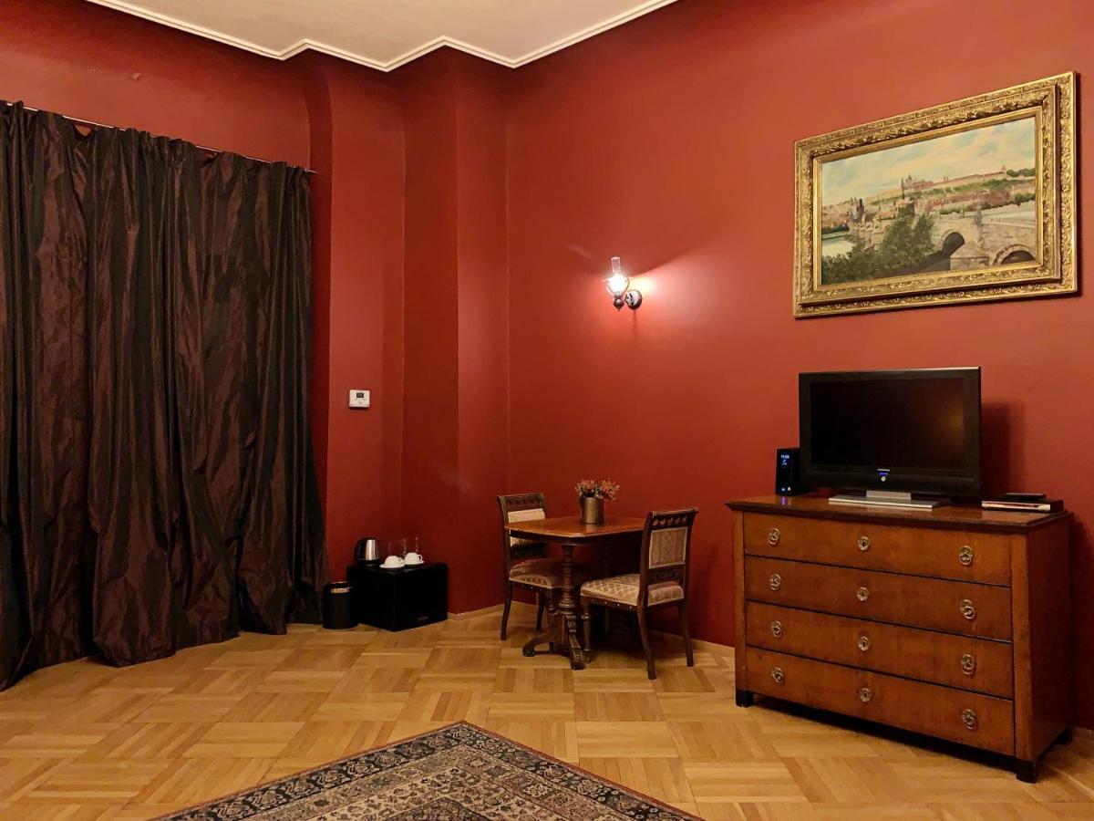 Small Luxury Palace Residence Prague Exterior photo