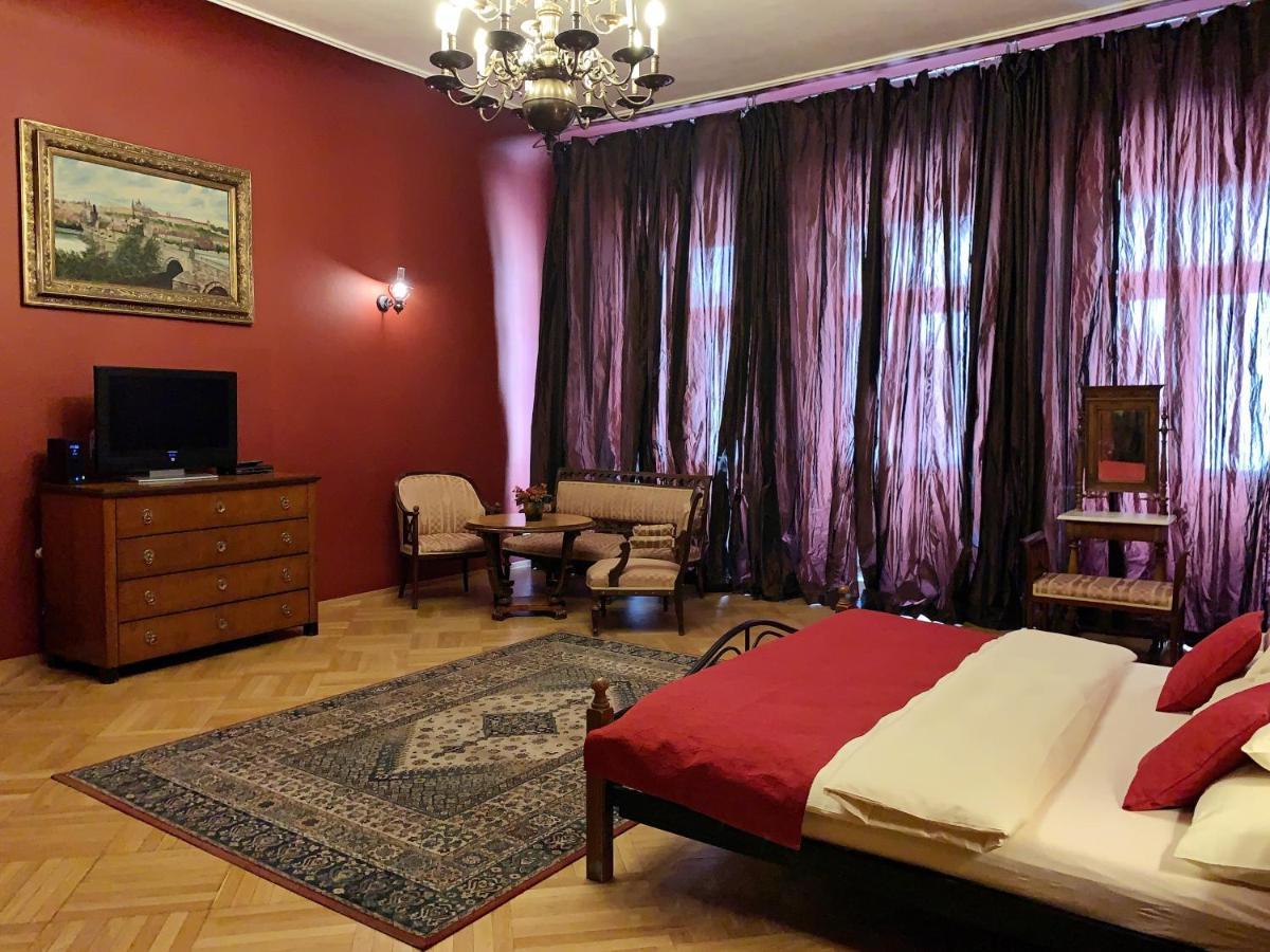 Small Luxury Palace Residence Prague Exterior photo