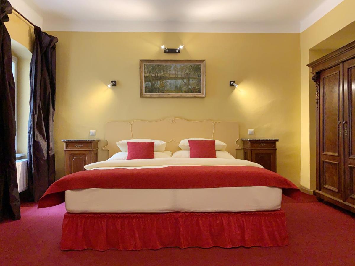 Small Luxury Palace Residence Prague Exterior photo